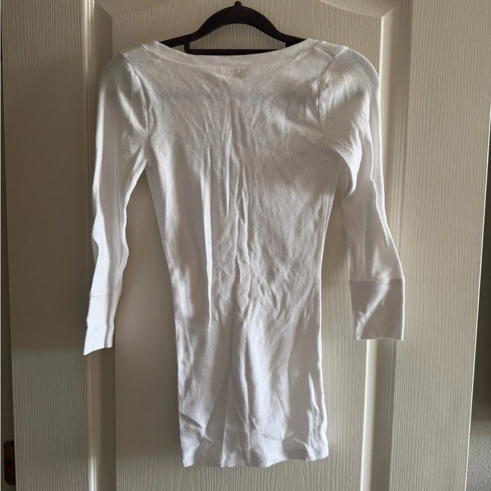 Hollister White Ribbed Henley Top with Navy Lettering - Picture 6 of 7
